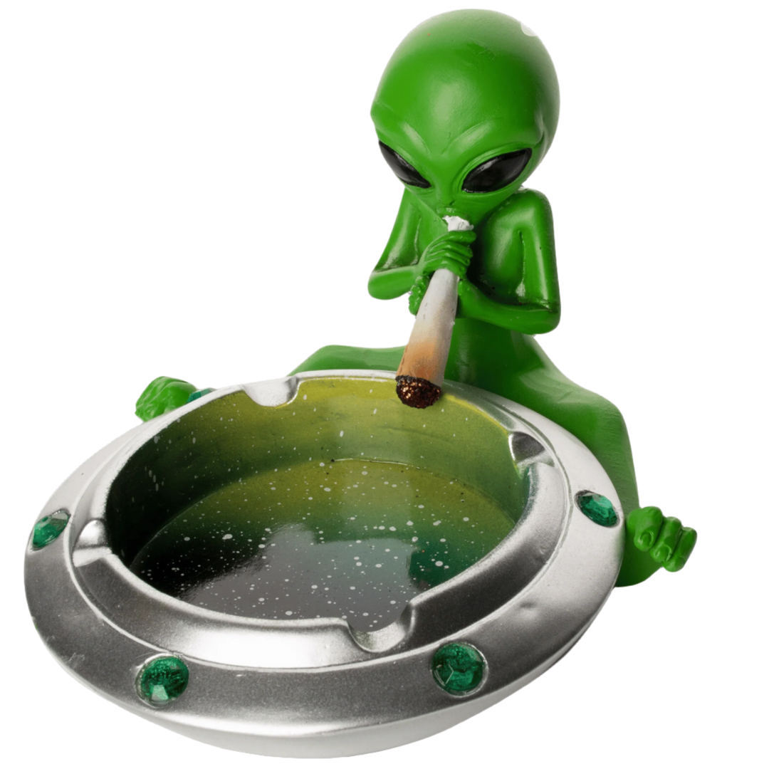 Token Alien on Spaceship Ashtray - Canadian Vaporizers